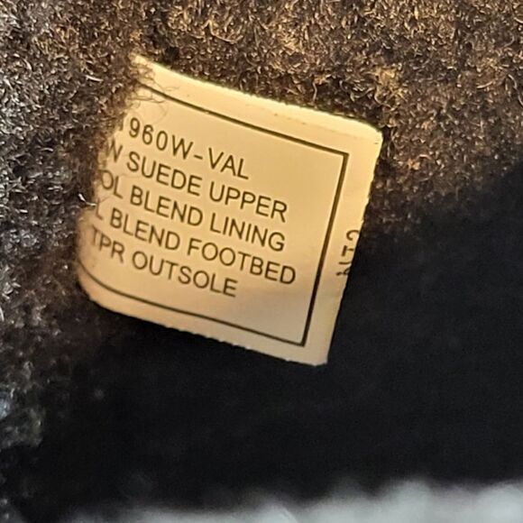 Bearpaw Short Black Boots - Picture 9 of 10
